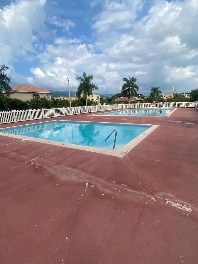 Williams House Villa Central Village Holiday home